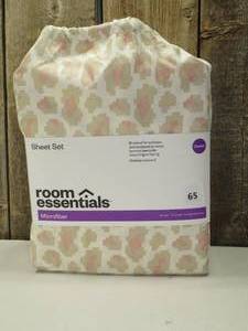 lot 67 image: Room Essentials Queen Microfiber Sheet Set Pink Leopard Print