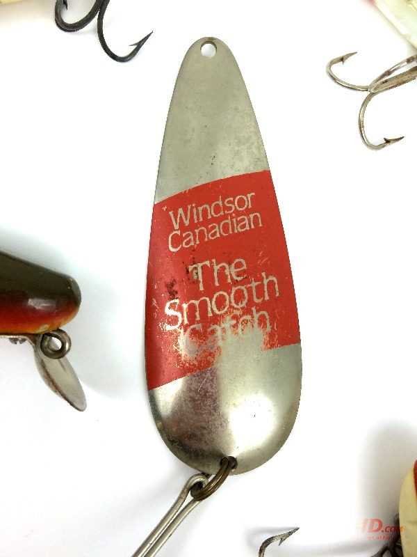 lot 5 image: Fishing Lures including Rattle Bait and Windsor Canadian Advertising on Vintage Spoon
