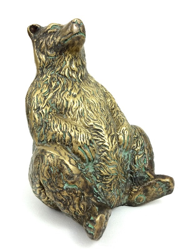 lot 9 image: Very Large Brass Bear Statue