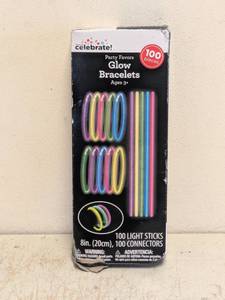 lot 24 image: NEW WAY TO CELEBRATE PARTY FAVORS GLOW BRACELETS PACK