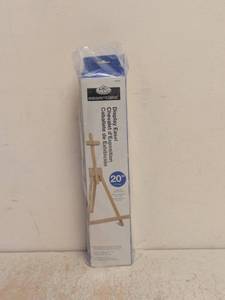 lot 26 image: NEW ROYAL LANGNICKEL ESSENTIALS DISPLAY EASEL 20