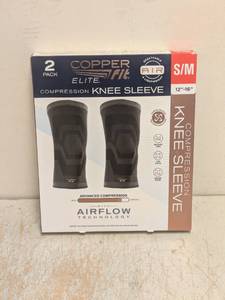 lot 29 image: NEW COPPERFIT ELITE COMPRESSION KNEE SLEEVE SM 2PK