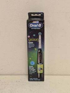 lot 40 image: NEW KIDS ORAL B BATTERY POWERED TOOTHBRUSH