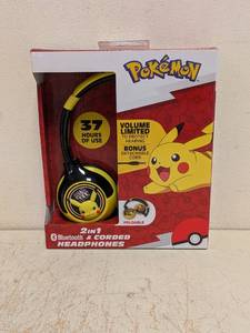 lot 121 image: NEW POKMON 2 IN 1 BLUETOOTH & CORDED HEADPHONES