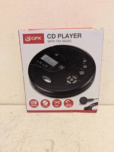lot 136 image: GPX CD PLAYER WITH FM RADIO