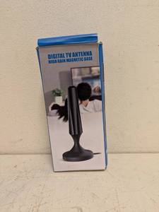 lot 130 image: NEW DIGITAL TV ANTENNA HIGH GAIN MAGNETIC BASE