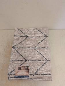 lot 193 image: NEW MOHAWK TANGIERS COLLECTION ACCENT RUG DIAMOND