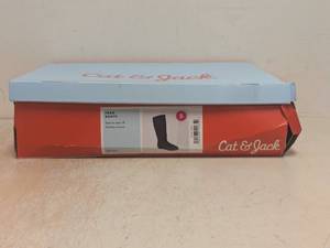 lot 217 image: NEW CAT & JACK YOUTH FRAN BOOTS SIZE 5 BLACK