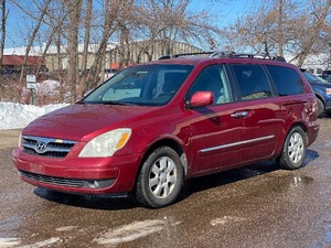 lot 14 image: 2007 HYUNDAI ENTOURAGE GLS 2 Owner  No Accidents Reported (NO RESERVE)