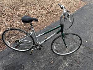 Raleigh C30 Hybrid Bicycle - 21-Speed
