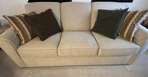 lot 21 image: Flexsteel Sleeper Sofa - 83-Inch Wide - Very Nice & Clean