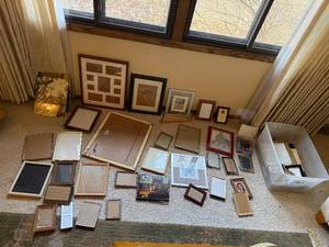 lot 44 image: Picture Frames - Assorted Collection of Various Sizes & Finishes