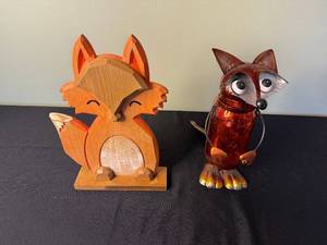 lot 56 image: Wooden Fox Figurine & Red Fox Sculpture