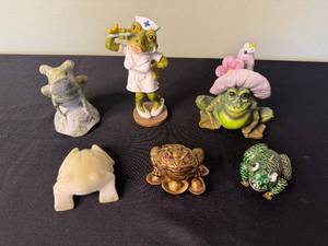 lot 59 image: Frog Figurines (Lot of 6)
