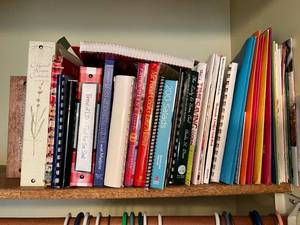 lot 73 image: Collected Recipes Cookbook & Assorted Cookbooks on Shelf - 200 Salads & More