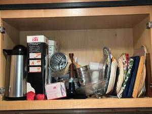 lot 86 image: Isi Siphon Creme Chantilly & Cream Chargers