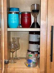 lot 99 image: M&M World Glassware & Travel Mugs - Assorted Drinkware Collection