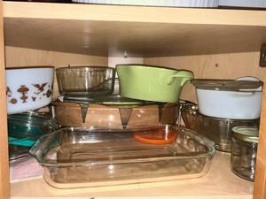 lot 103 image: Glass Bakeware & Ceramic Casserole Set - Assorted Dishes, Bowls, Lids