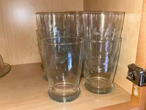 lot 128 image: Glass Tumblers - Clear Glass with Etched Leaf Pattern