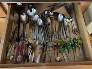 lot 132 image: Vintage Silverware Flatware Collection - Forks Spoons Knives Set