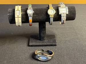 lot 140 image: Geneva Platinum Quartz Vintage Watches (Lot of 5)