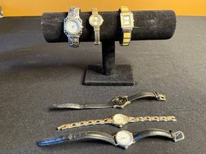 lot 141 image: Watches Lot - Timex Indiglo, Embassy by Gruen, Studio Quartz, Folio Diamond