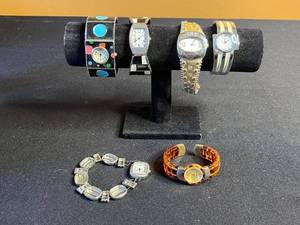 lot 144 image: Geneva Quartz Watches - Assorted Fashion Watches & Bracelets