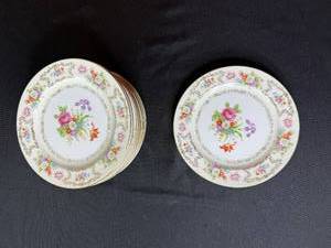 lot 165 image: Wentworth DresRosa Floral Bouquet China Plates - with Gold Trim