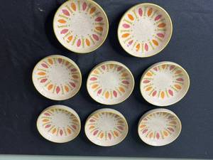 lot 218 image: Red Wing USA Pottery Bowls - Teardrop Rim Pattern