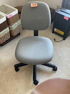 lot 253 image: Office Chair Gray Fabric with Five-Caster Base