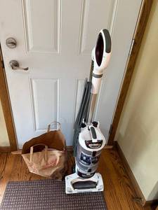 lot 270 image: Shark Navigator Lift-Away Professional Upright Vacuum