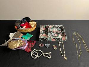 lot 291 image: Jewelry Assortment Faux Pearl Necklace, Heart Pendant, Floral Brooches, Empty Jewelry Bags, Floral Organizer & More