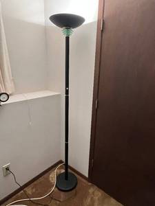 lot 295 image: Mid-Century Modern Floor Lamp - Black Stem with Turquoise Glass Ring Accents & Bowl Shade