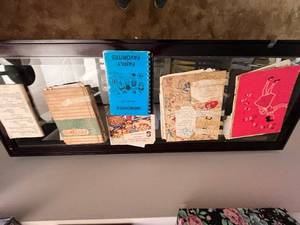 lot 301 image: Vintage Recipe Book Collection - Inc Memories Are Made Of Family Favorites Blue