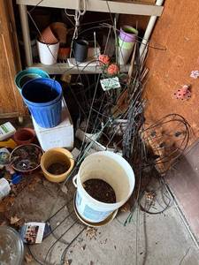 lot 318 image: Assorted Garden Pots, Buckets & Wire Plant Supports
