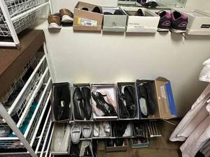 lot 345 image: Womens Shoes - Size 9 12 M - Assorted Styles (boxes do not all match shoes)