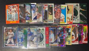 lot 115 image: 23-Card Superstar MLB Player Baseball Card Lot (Boggs, Chipper, Kershaw & more)