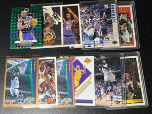 lot 124 image: Shaquille ONeal 12-Card Basketball Card Lot