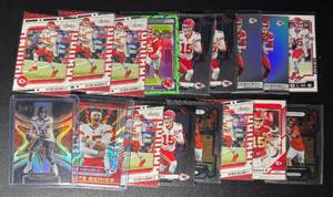 lot 250 image: Patrick Mahomes 17-Card Kansas City Chiefs Football Card Lot