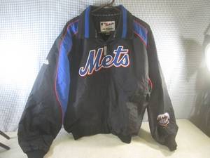 lot 11 image: (BR1) New York Mets Majestic Jacket...