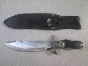 lot 39 image: (CNTR) 12 12 Fixed Blade Knife wi...