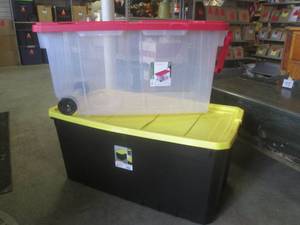 lot 49 image: (FRNT) Sterilite 160 Qt Tote with W...
