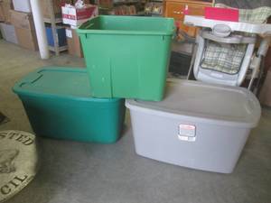lot 50 image: (FRNT) 2 - 30-Gallon Totes with Lid...