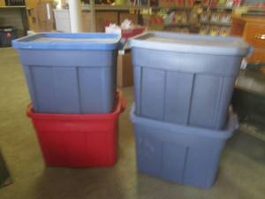 lot 51 image: (G-1) 4 Rubbermaid Roughneck Totes ...