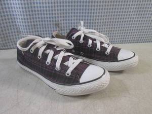 lot 87 image: (BSB) Pair of Converse All Star Sne...