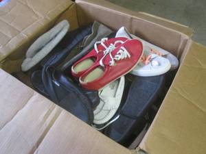 lot 95 image: (EW3) Large Box Full of Assorted Sh...