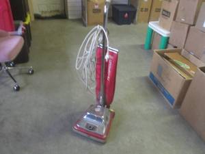 lot 100 image: (BSB) Sanitaire Heavy Duty Commerci...