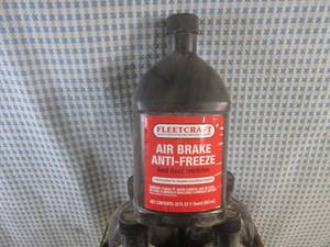 lot 110 image: (CSB) 5 Quarts of Fleetcraft Air Br...