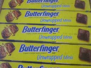 lot 430 image: (B-1) 9 Boxes of Butterfinger Unwra...