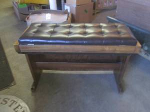 lot 188 image: (BR1) Vintage Kimball International...